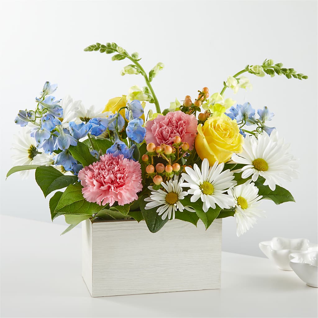 Sun Salutation Box Bouquet – De Voe Floral, Lena IL