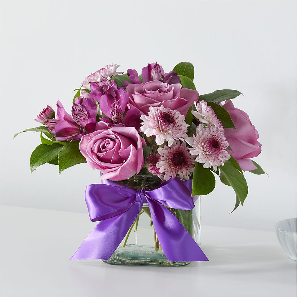 Sugarplum Bouquet – De Voe Floral, Lena IL