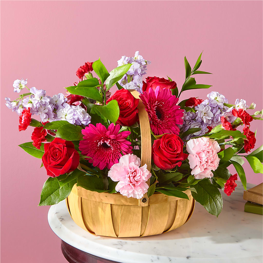 Pink Picnic Basket – De Voe Floral, Lena IL