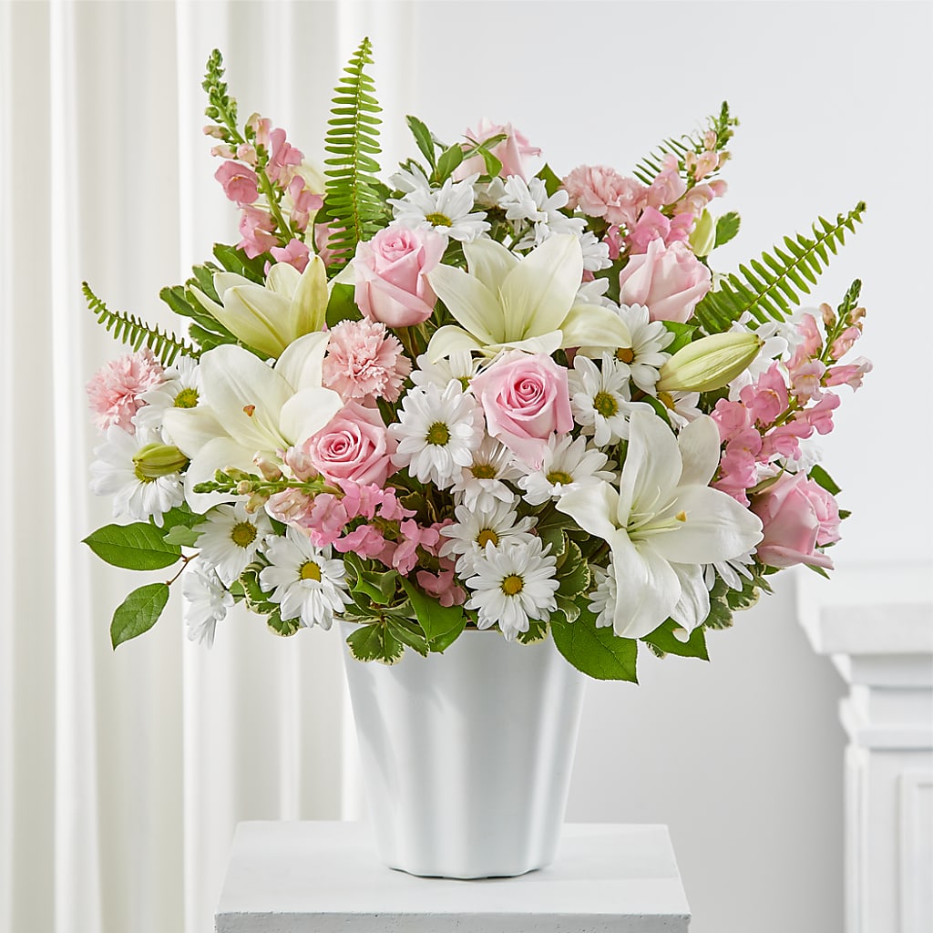 Soft Touch Tabletop Basket – De Voe Floral, Lena IL