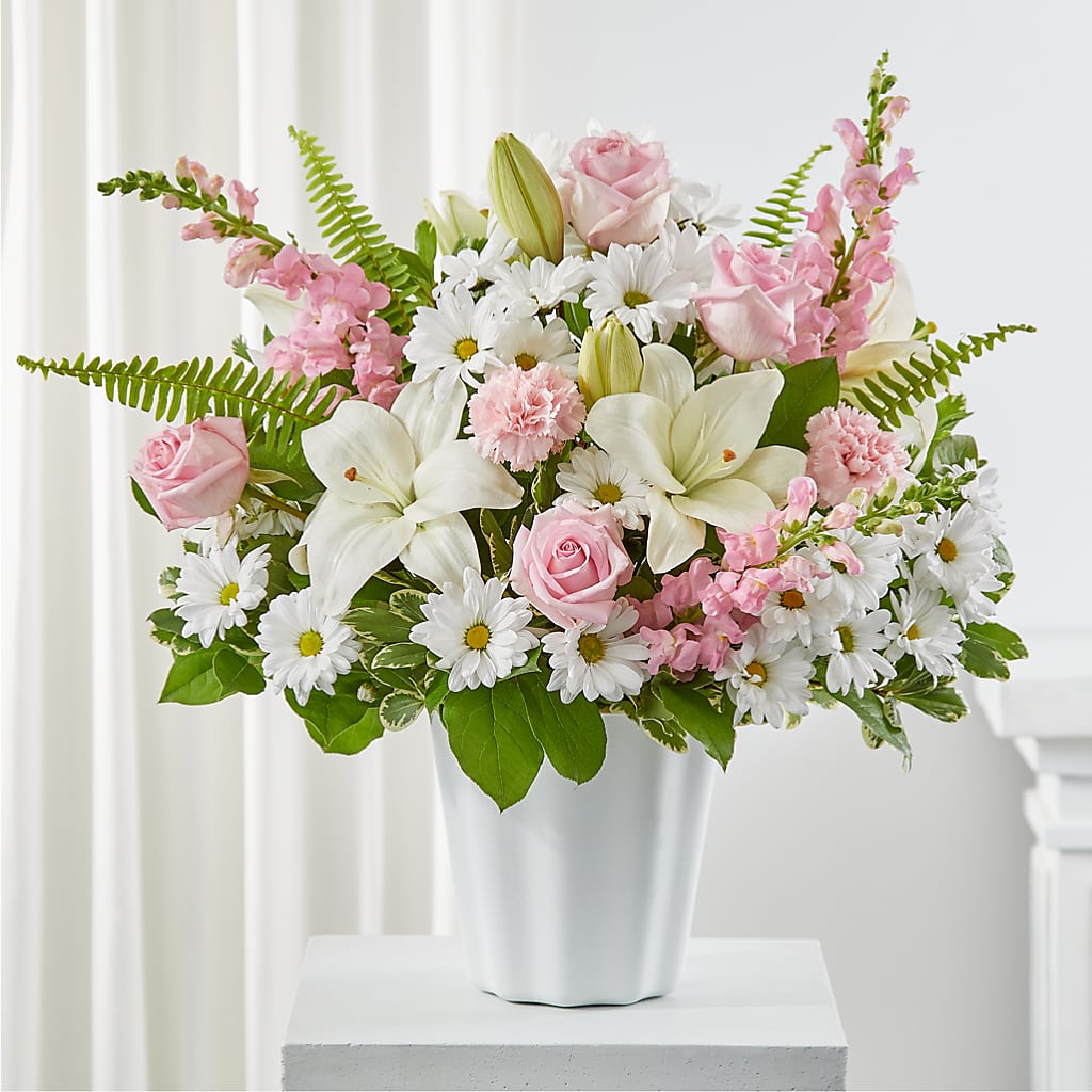 Soft Touch Tabletop Basket – De Voe Floral, Lena IL