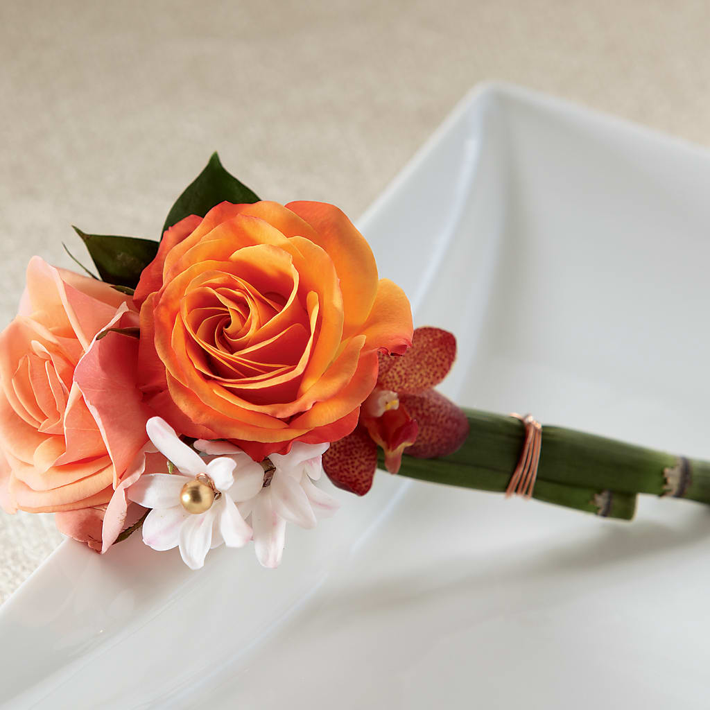 Sunset Dream Boutonniere – De Voe Floral, Lena IL