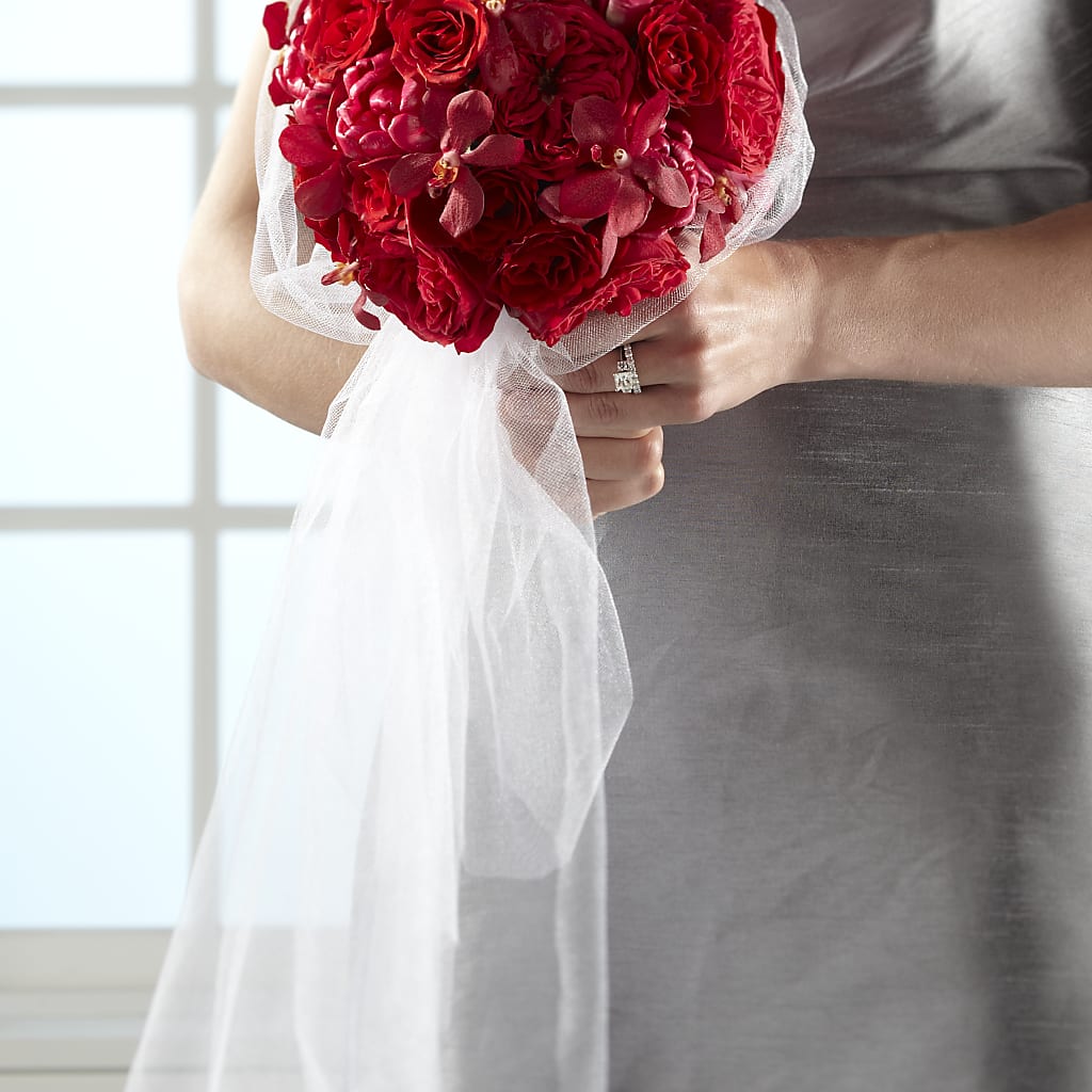 Desire Bouquet – De Voe Floral, Lena IL