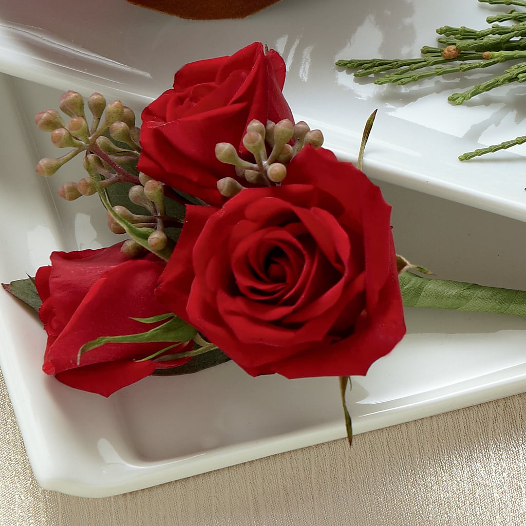 Red Spray Rose Boutonniere – De Voe Floral, Lena IL