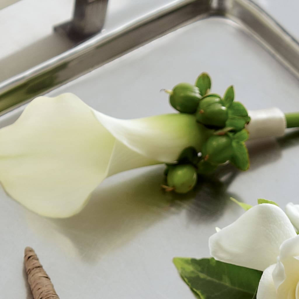White Calla Boutonniere – De Voe Floral, Lena IL