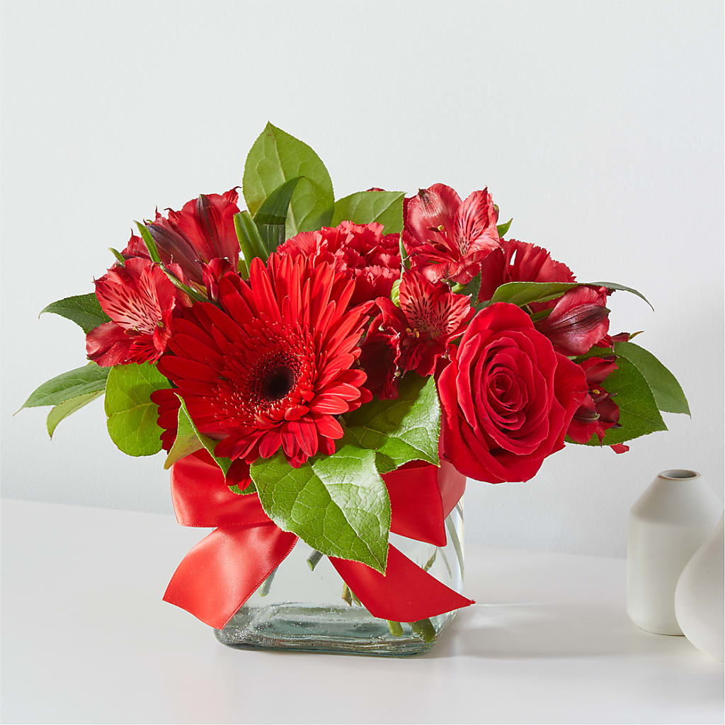 Red Hot Bouquet – De Voe Floral, Lena IL