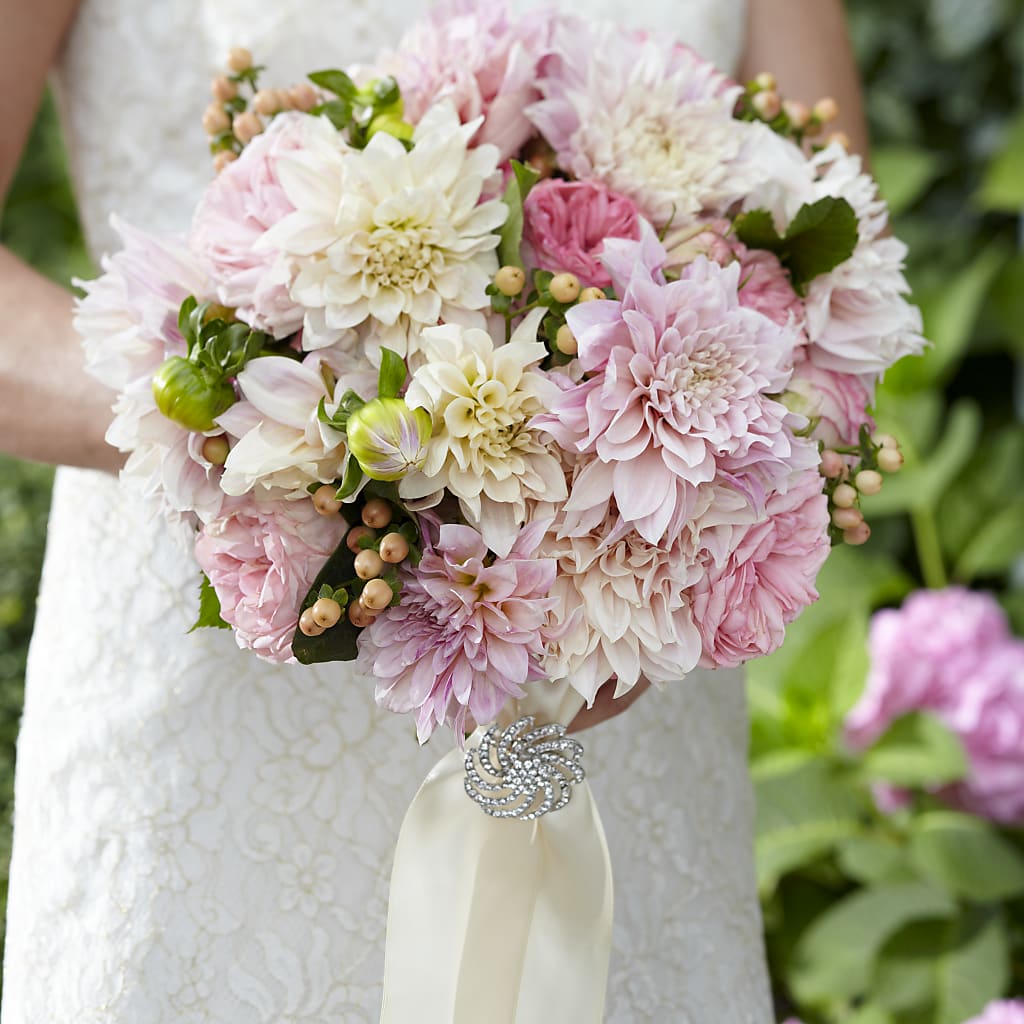 Heart's Promise Bouquet – De Voe Floral, Lena IL
