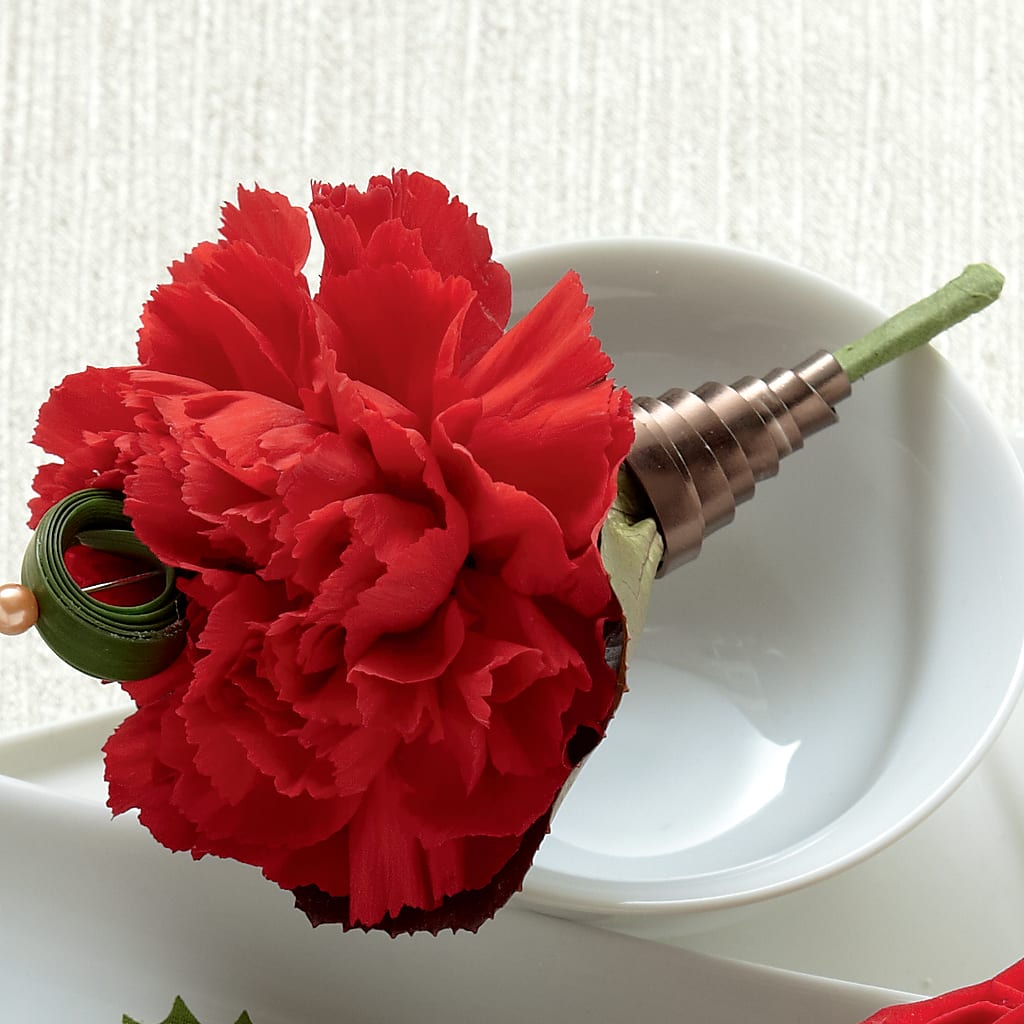 Red Carnation Boutonniere – De Voe Floral, Lena IL