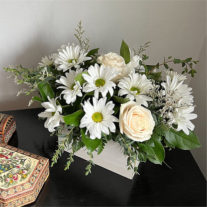 Fresh Linen Box Bouquet –  De Voe Floral, Lena IL