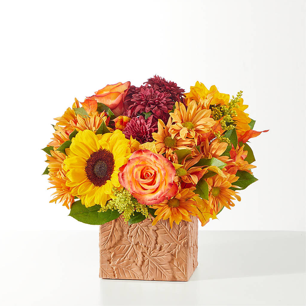 The Outdoors Bouquet –  De Voe Floral, Lena IL