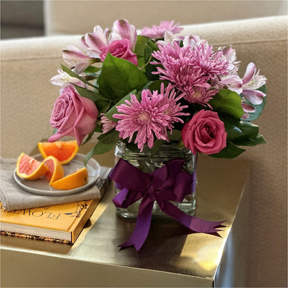 Sugarplum Bouquet –  De Voe Floral, Lena IL