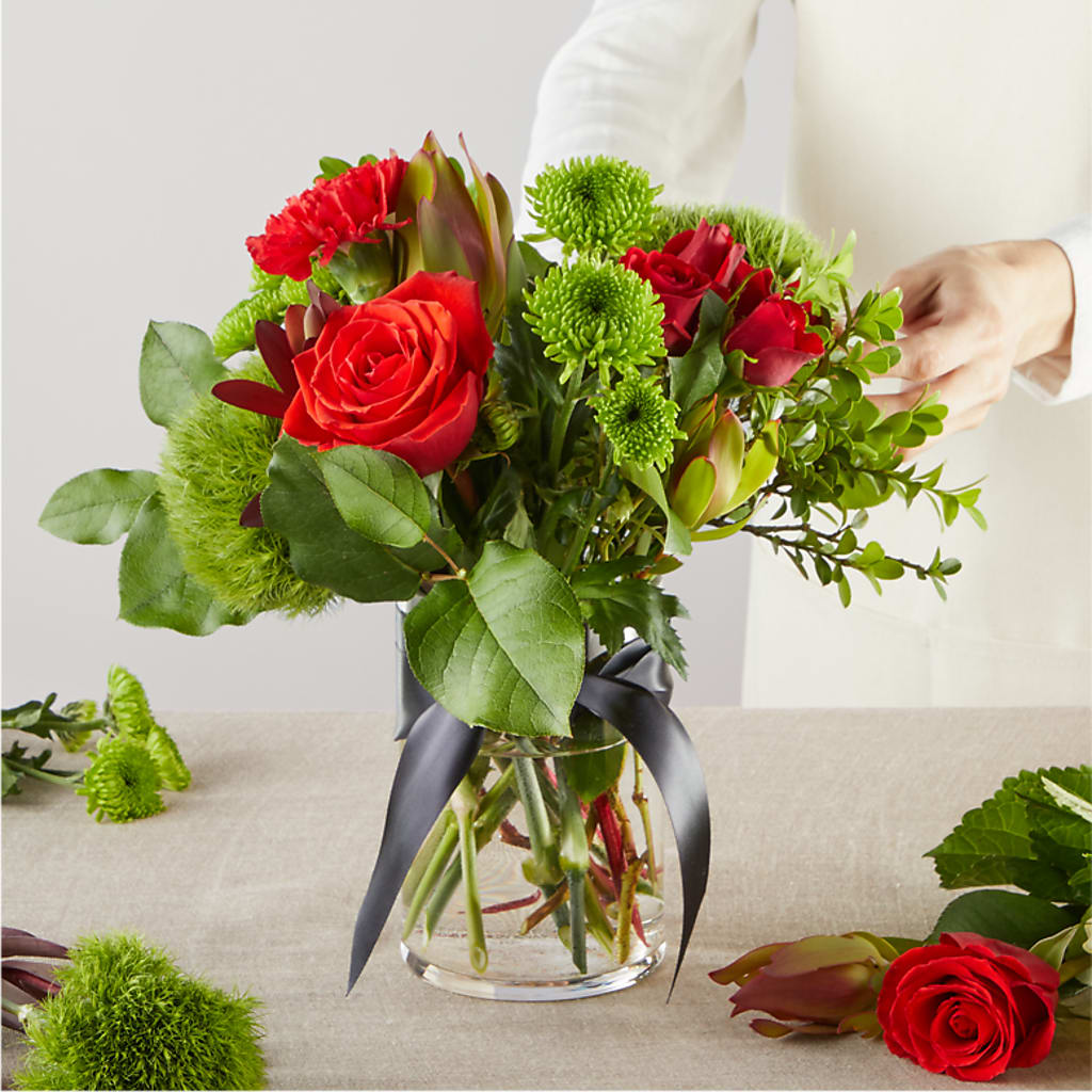 Heritage Kindle – A Florist Original –  De Voe Floral, Lena IL