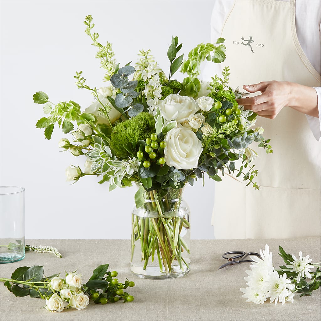 Irish Garden - A Florist Original –  De Voe Floral, Lena IL