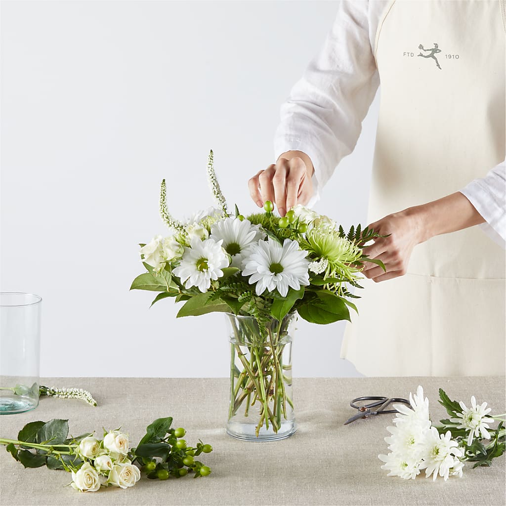 Irish Garden - A Florist Original –  De Voe Floral, Lena IL