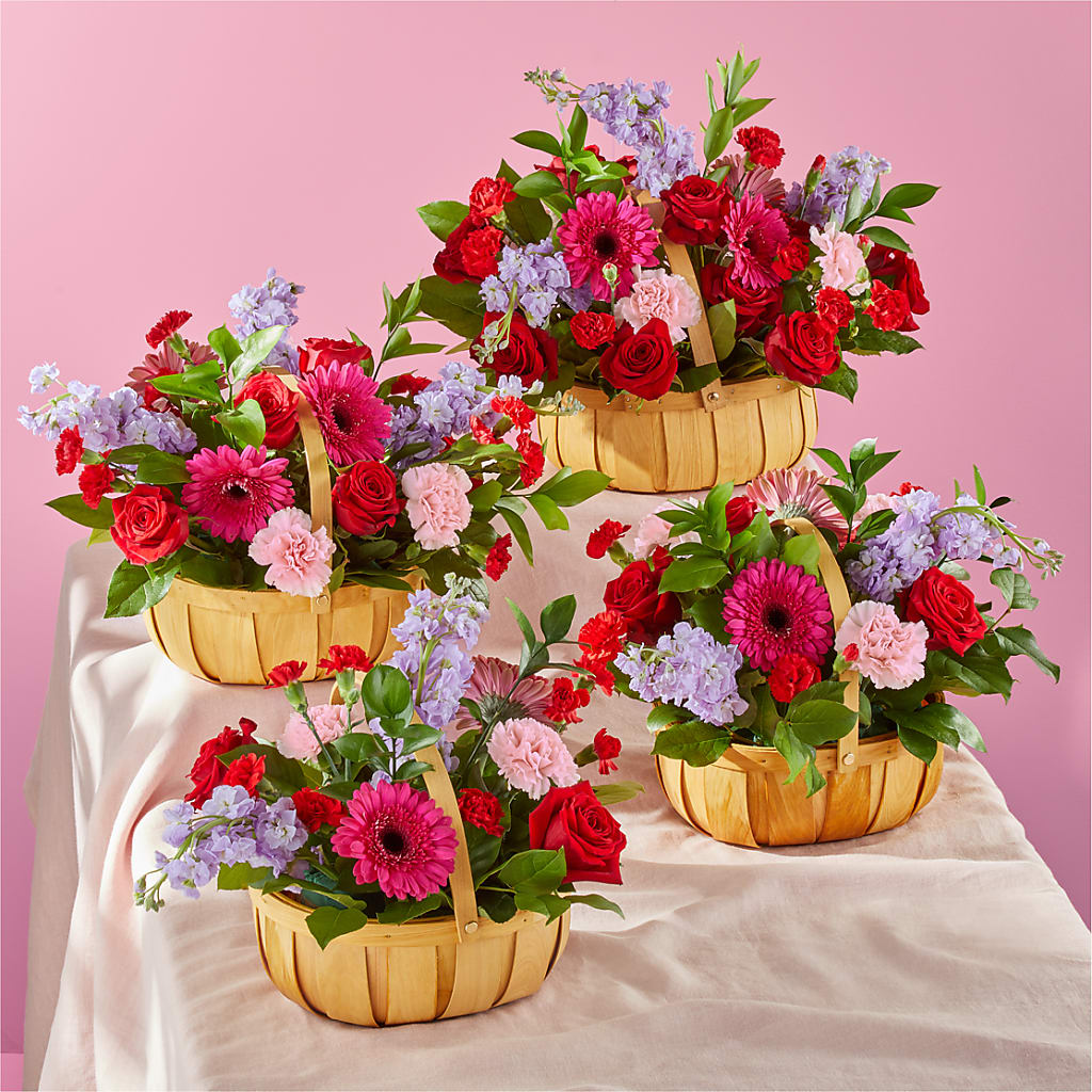 Pink Picnic Basket –  De Voe Floral, Lena IL