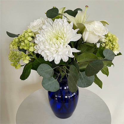 Snowy Dreams Bouquet –  De Voe Floral, Lena IL