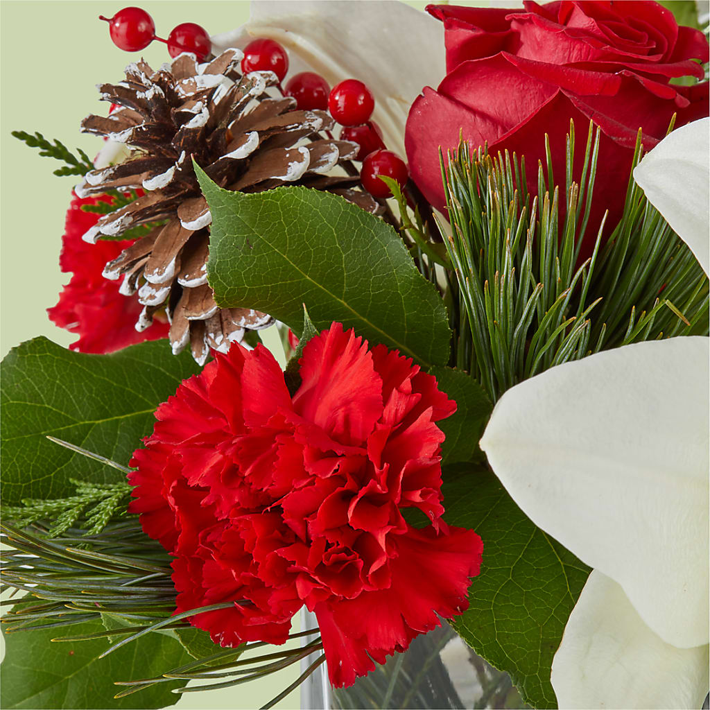 Glistening Icicles Bouquet –  De Voe Floral, Lena IL