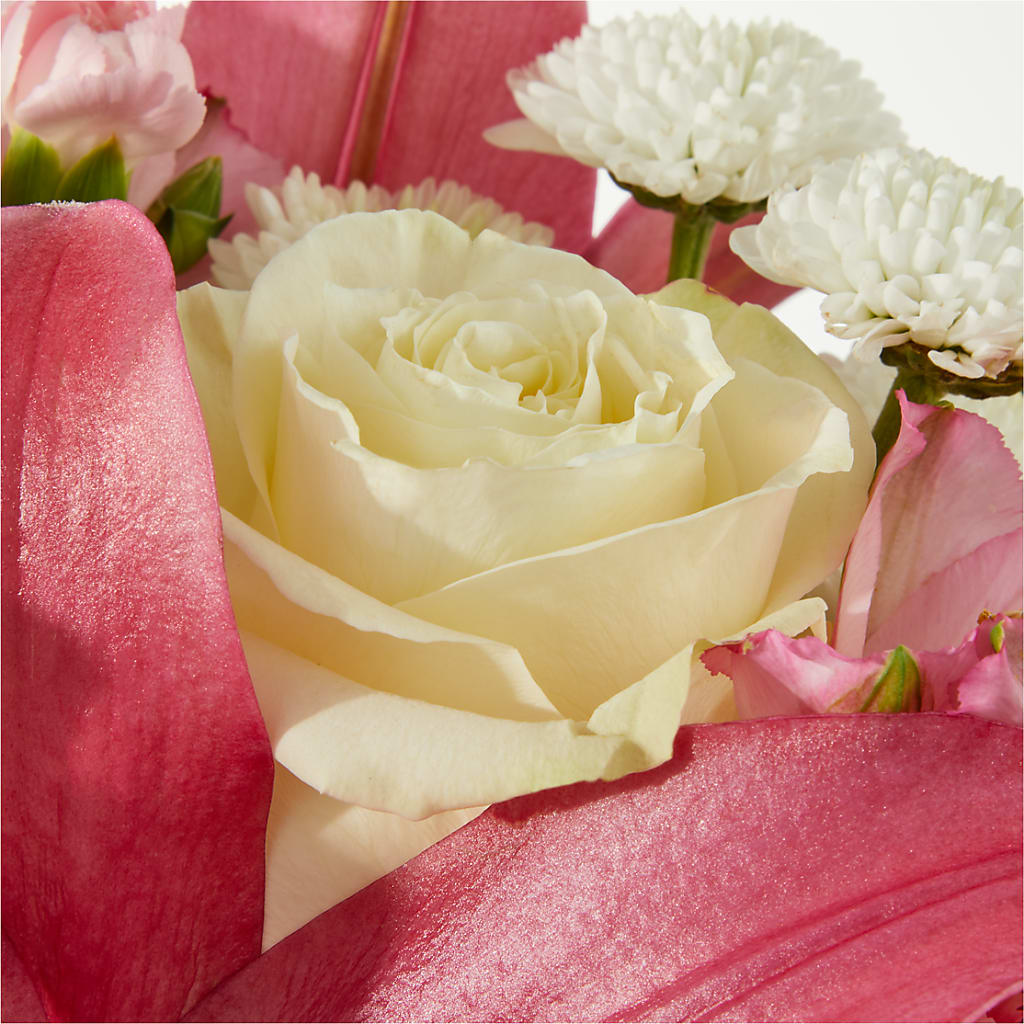 Piece of Cake Bouquet –  De Voe Floral, Lena IL