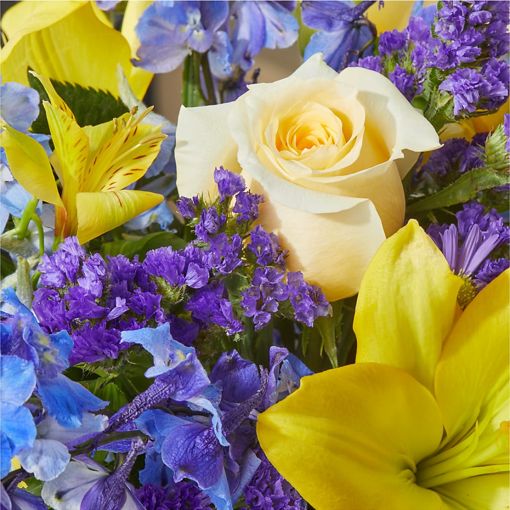 Limoncello Bouquet –  De Voe Floral, Lena IL